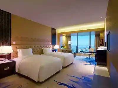Hilton - 73