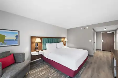 Hampton Inn by Hilton Los Angeles Airport - 38