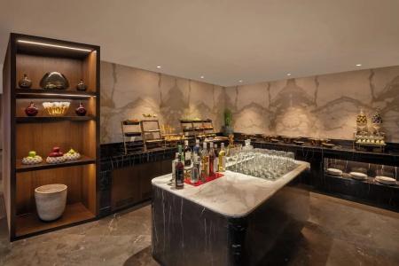 Courtyard by Marriott Mumbai International Airport - 94