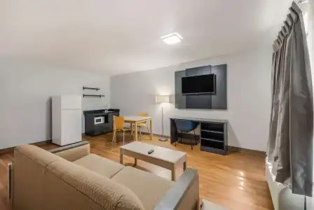 Studio 6 Laredo, TX - North I-35 - 84