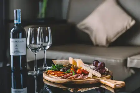 Adelphi Suites Bangkok - 11