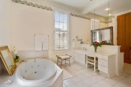 Maison Perrier Bed & Breakfast - 17