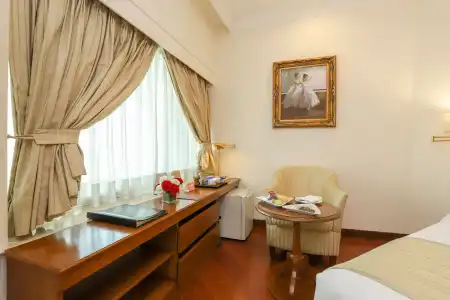The Royal Plaza - 15