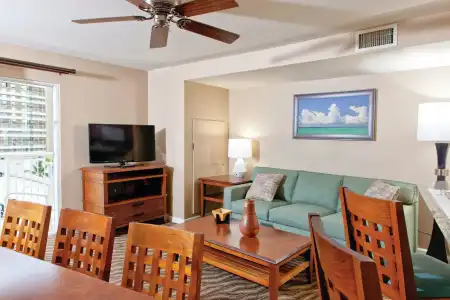 Club Wyndham at Waikiki Beach Walk - 7