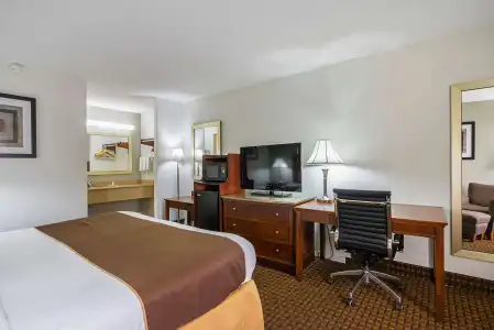Best Western Central Inn - 3
