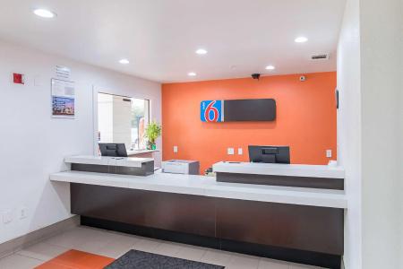 Motel 6 Grand Prairie, TX - Near Six Flags Drive - 1