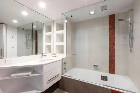 Bay Royal Apartments - 222