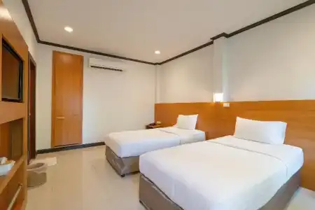 The Green Beach Resort - 99