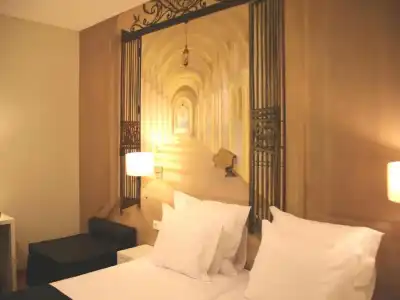 Lisbon Style Guesthouse - 33