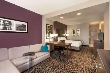 La Quinta Inn & Suites by Wyndham Chattanooga - Lookout Mtn - 30