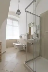 Three Golden Crowns Apartments - 4