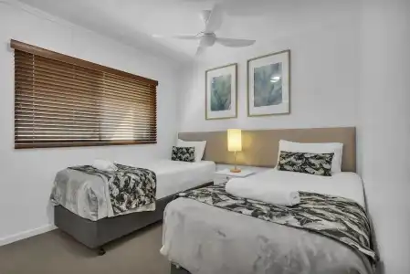Rolling Surf Resort - 150