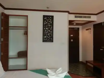 New Siam I - 3