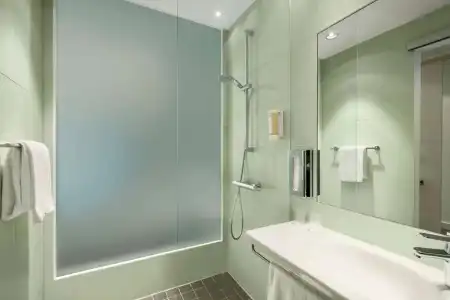 Super 8 by Wyndham Munich City North - 4
