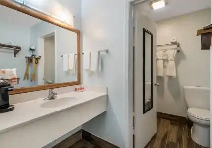 Econo Lodge Inn & Suites Fulton - Rockport - 70
