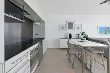 ULTIQA Air On Broadbeach - 195