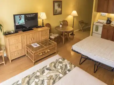 Tropical Studios at Marine Surf Waikiki - 55