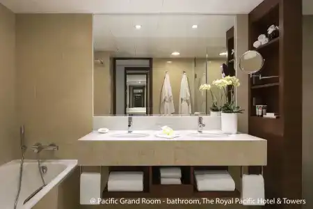 The Royal Pacific and Towers - 17