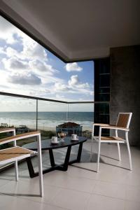 West All Suites - 6
