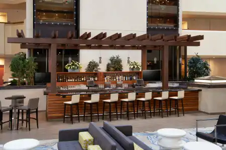 DoubleTree by Hilton Fresno Convention Center - 25
