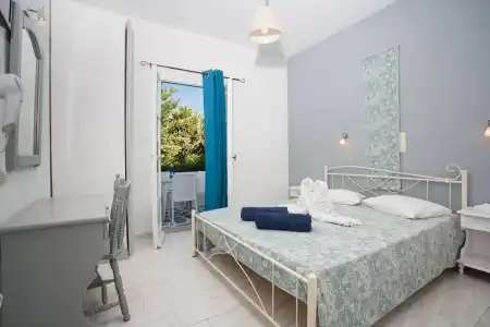Zoumis Residence - 40