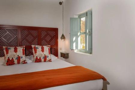 Riad Le J - 25