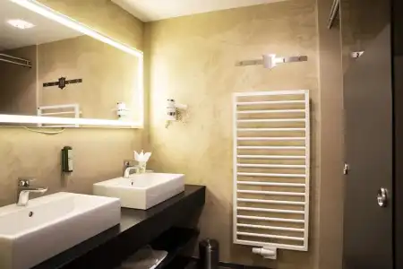 HELD - & SPA - 204