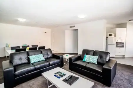 The Astor Apartments - 10