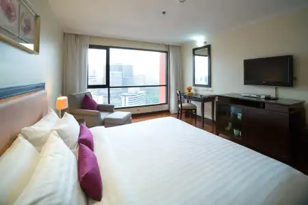 Bandara Silom Suites - 5
