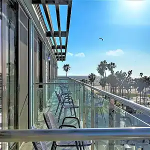 Erwin Venice Beach - 52