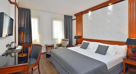 Best Western Premier CMC Girona - 74