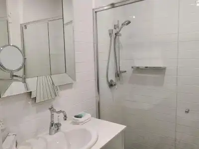 Adelaide Mansions Serviced Apartments - 7