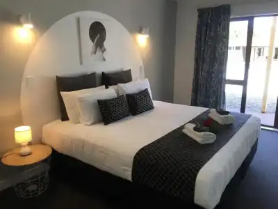 Half Moon Bay Motel - 169