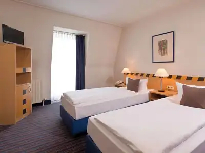 ACHAT Dresden Elbufer - 45