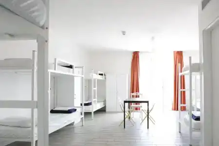 Meet Gardalake Hostel - 68