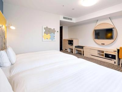 Comfort Suites Tokyo Bay - 4