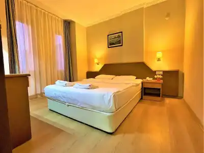 Select Suite & Apart - 72