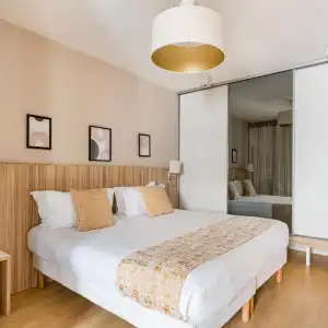 Q7 Lodge Lyon 7 - 48