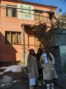 Bee Lucky Hostel and Tours - 0
