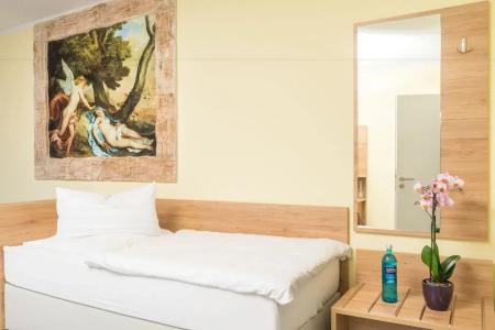 & Restaurant Sparta - 82