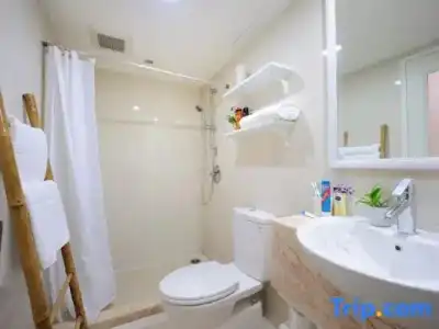 Sabai Sathorn - 208