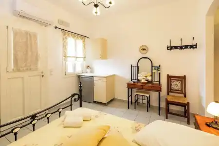 Pension Ageliki - 76