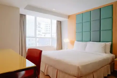 Urbana Langsuan - 4