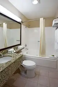 Best Western Plus Marina Shores - 84