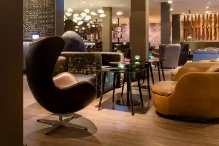 Motel One Frankfurt-Airport - 1