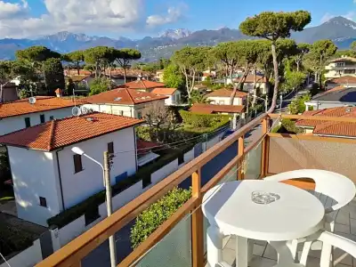 Elizabeth - 28