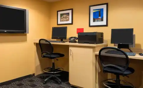 TownePlace Suites by Marriott Pensacola - 2