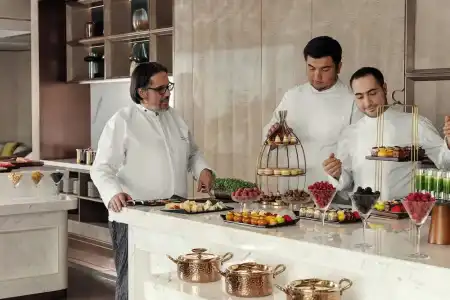JW Marriott - 63