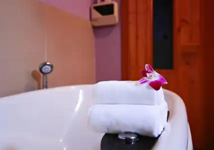 Hue Serene Shining & Spa - 4