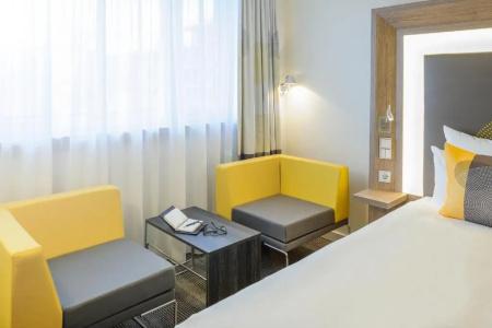 Novotel Chartres - 91